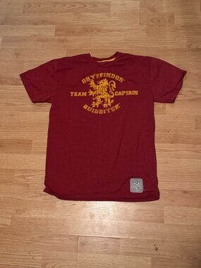 Universal Harry Potter Maroon Graphic Tee with Gold Crest - Men's